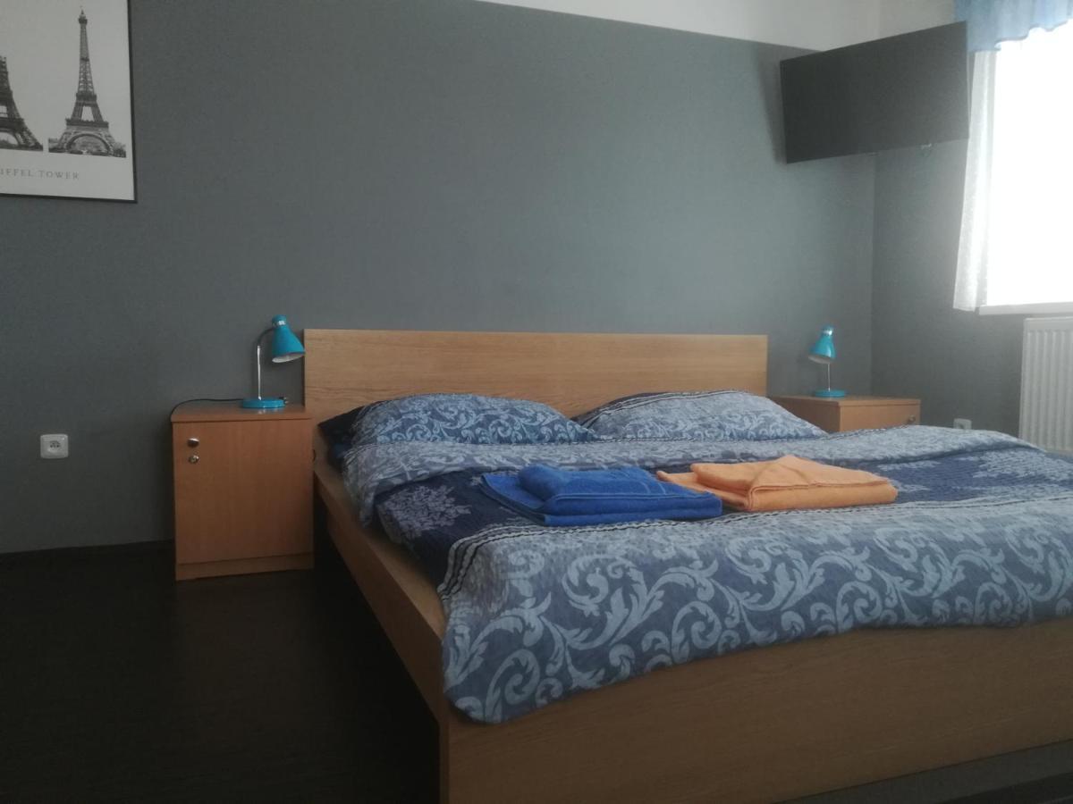Penzion 411 Solnice Bagian luar foto
