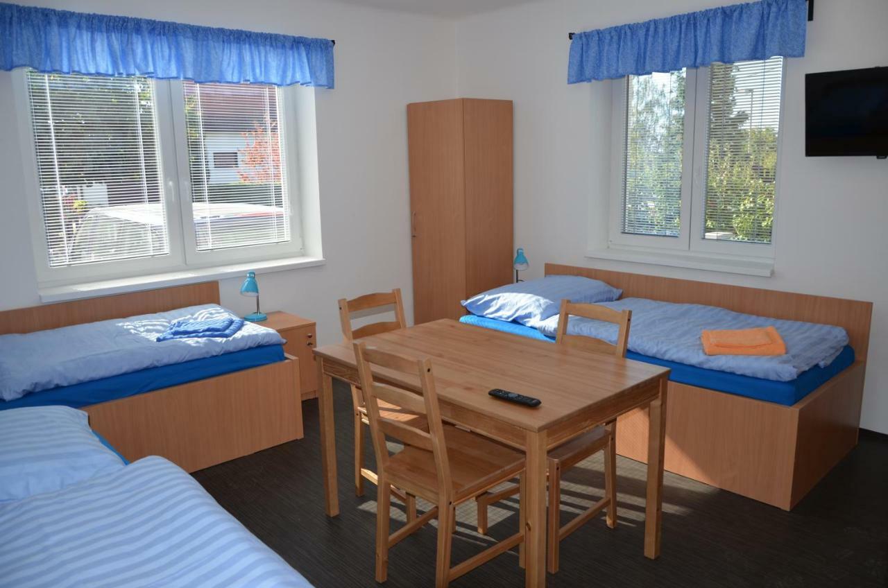 Penzion 411 Solnice Bagian luar foto