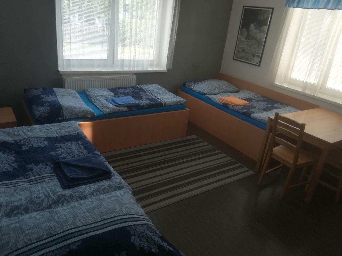 Penzion 411 Solnice Bagian luar foto